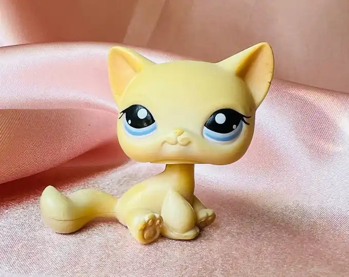 LPS 1005 Littlest Pet Shop Authentic Sitting Shorthair Cat